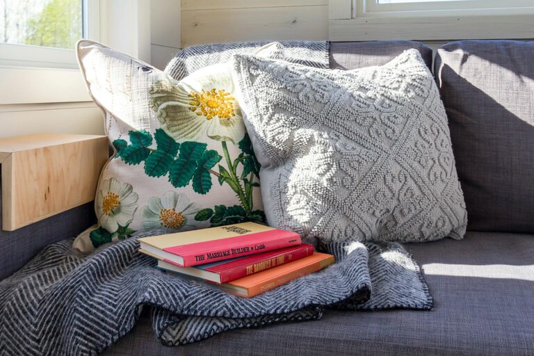 Tips for Creating a Cozy Reading Nook in Any Room